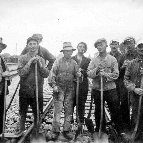 Jernbanearbejdere i nærheden af Hvalsø station (ca. 1940-1945)