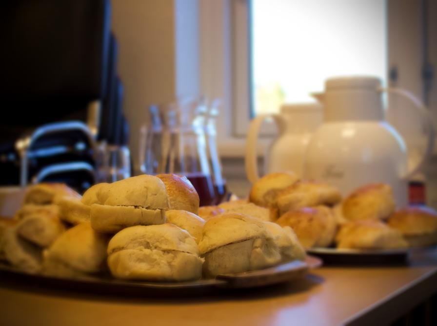 Hjemmebagte boller til åbent hus i Gevninge Kulturhus #Frivilligugen 2025